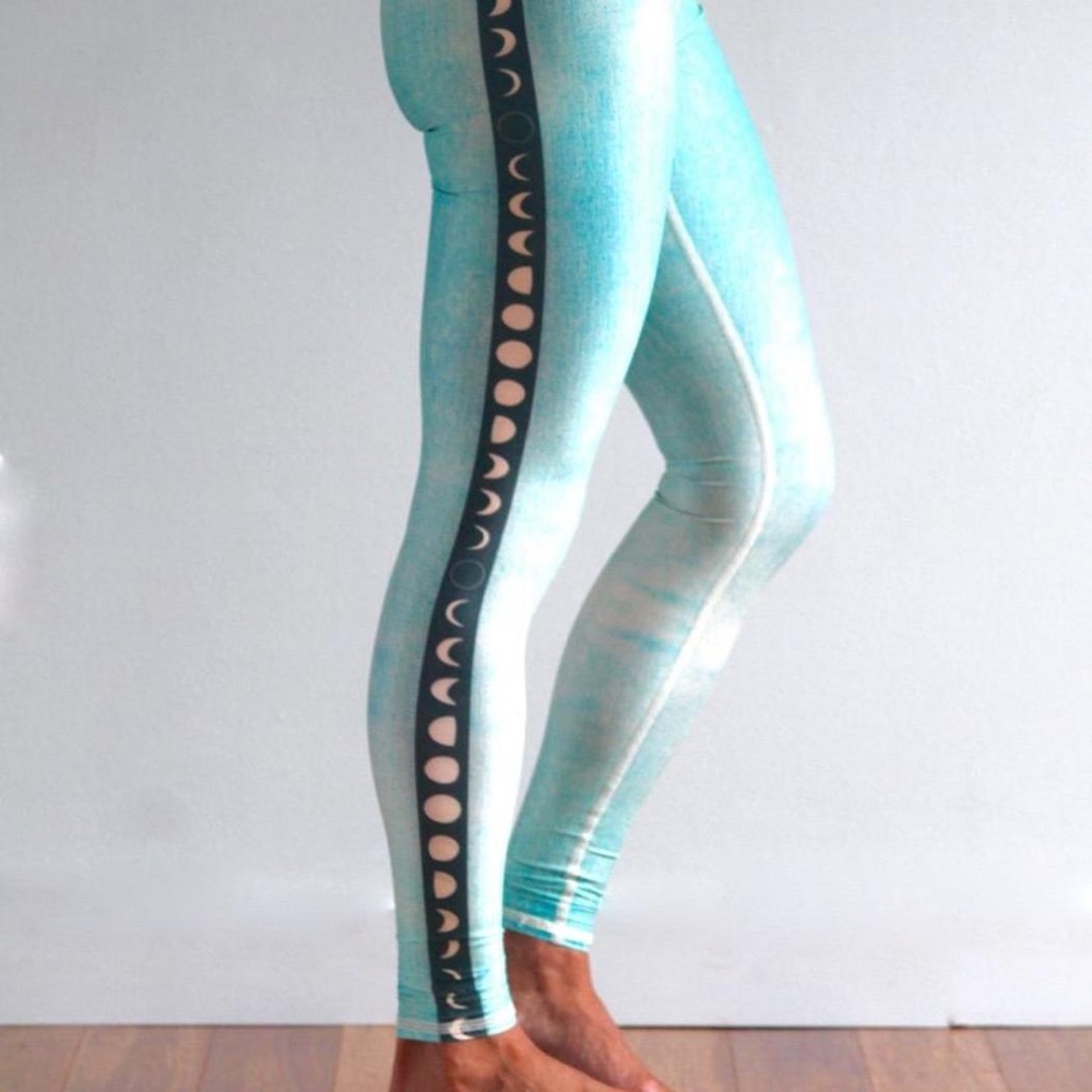 Teeki blue moon phase hot pant!